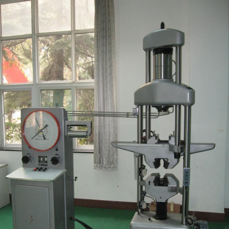 老款液壓萬(wàn)能試驗(yàn)機(jī)